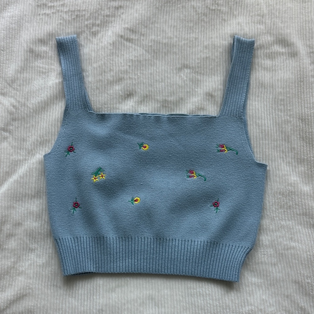 ROMWE Light Blue Embroidered Floral Knit Crop Top